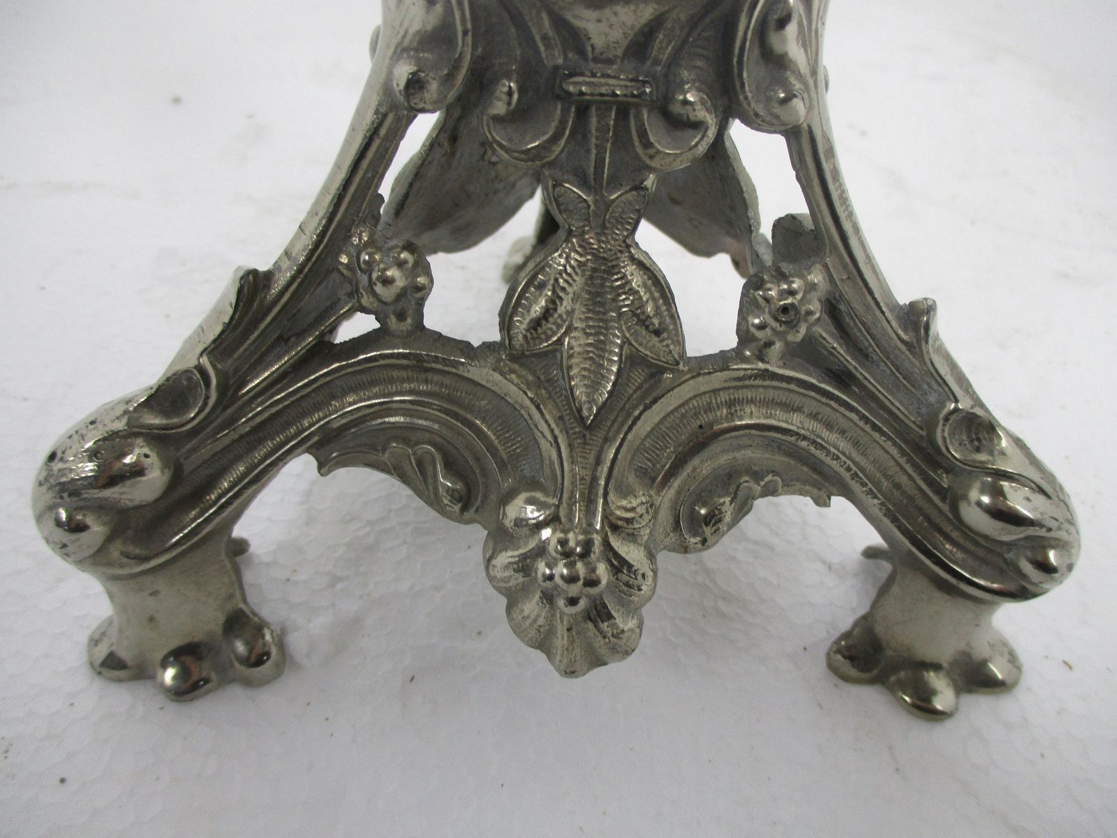 Pair Couple Gothic  Candle Holders Candlesticks  Lion Feet Ornate Embossed Spelt photo Home Decor