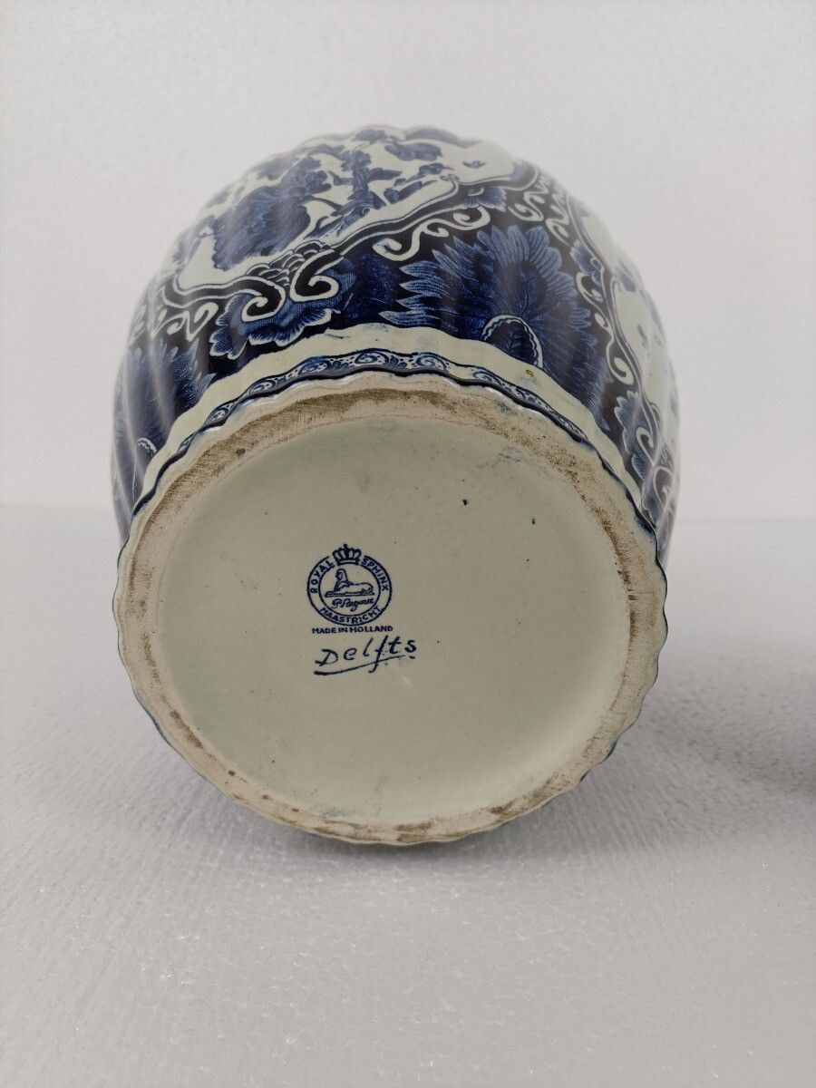 photo furniture Large Royal Sphinx Maastricht Delft Vase Urn Marked Blue White Foo Dog  Beauti