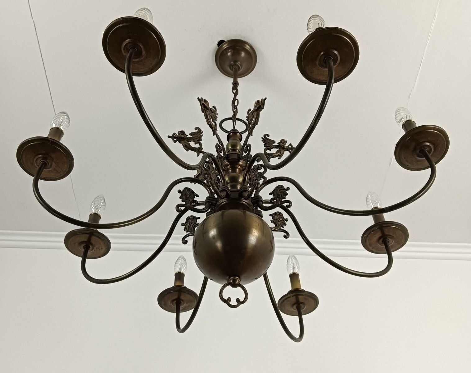 photo vinterior Exquisite Flemish Dutch Chandelier Brass Cupids Lovely 8 Lights Arm Farmhouse St