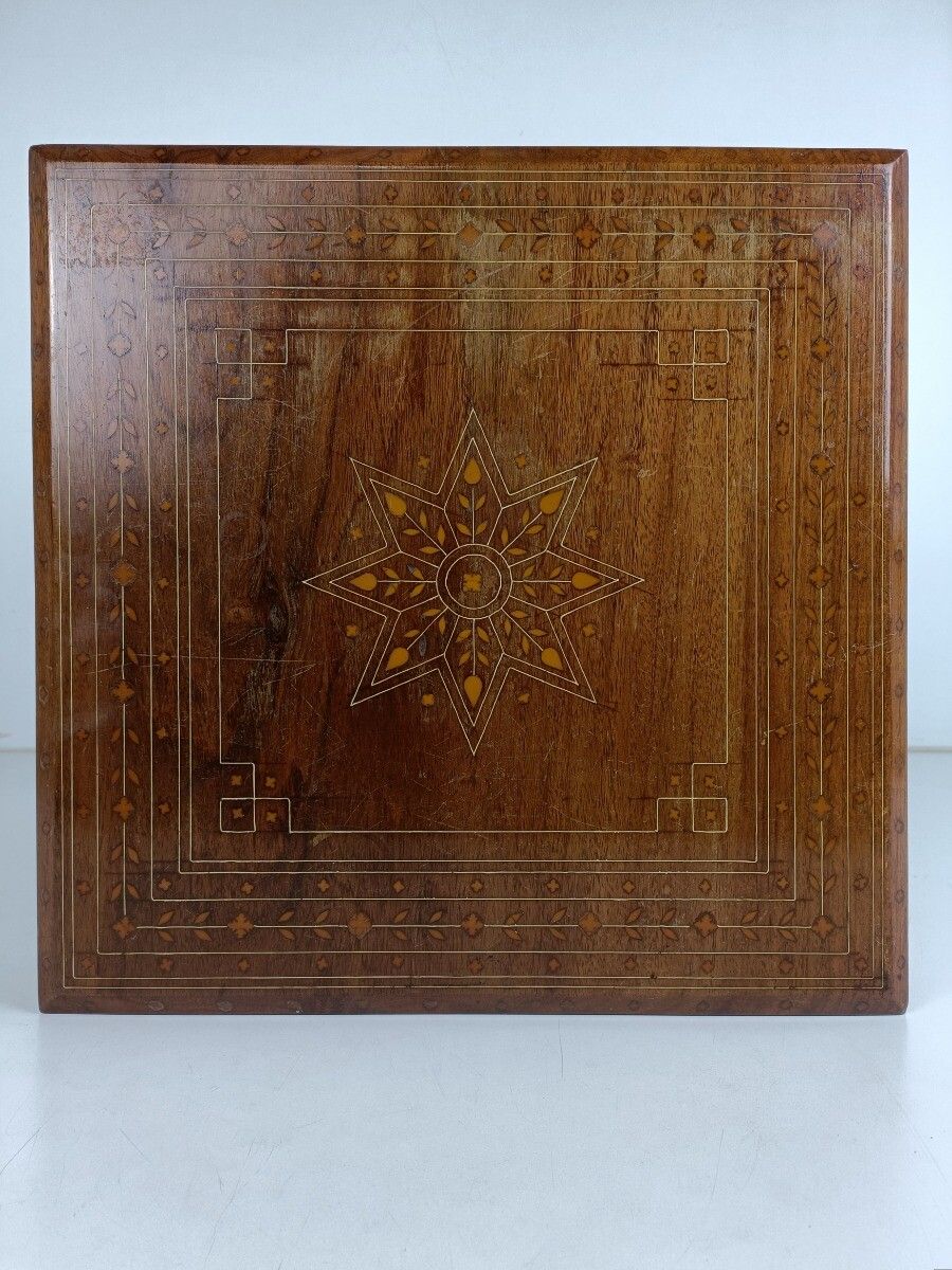 Small Vintage Side Occasional Wine Table Vintage Carved Wood Inlay Louis XV Legs photo 283.0