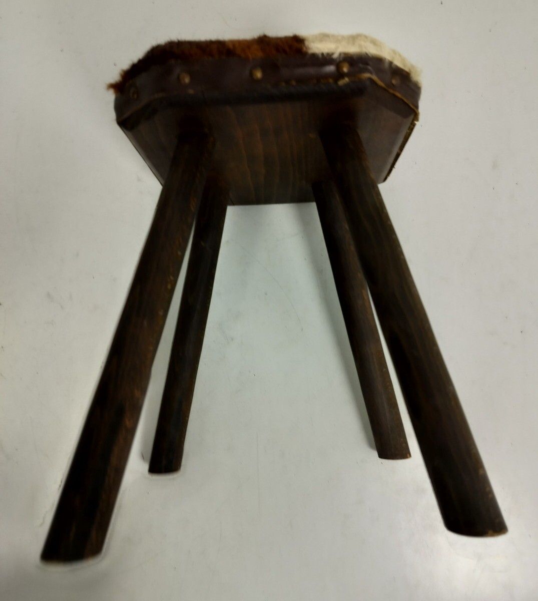 Milk Milking Stool Farmhouse Country Barn Style  Tripod Side Display Table Pedes photo 117.0