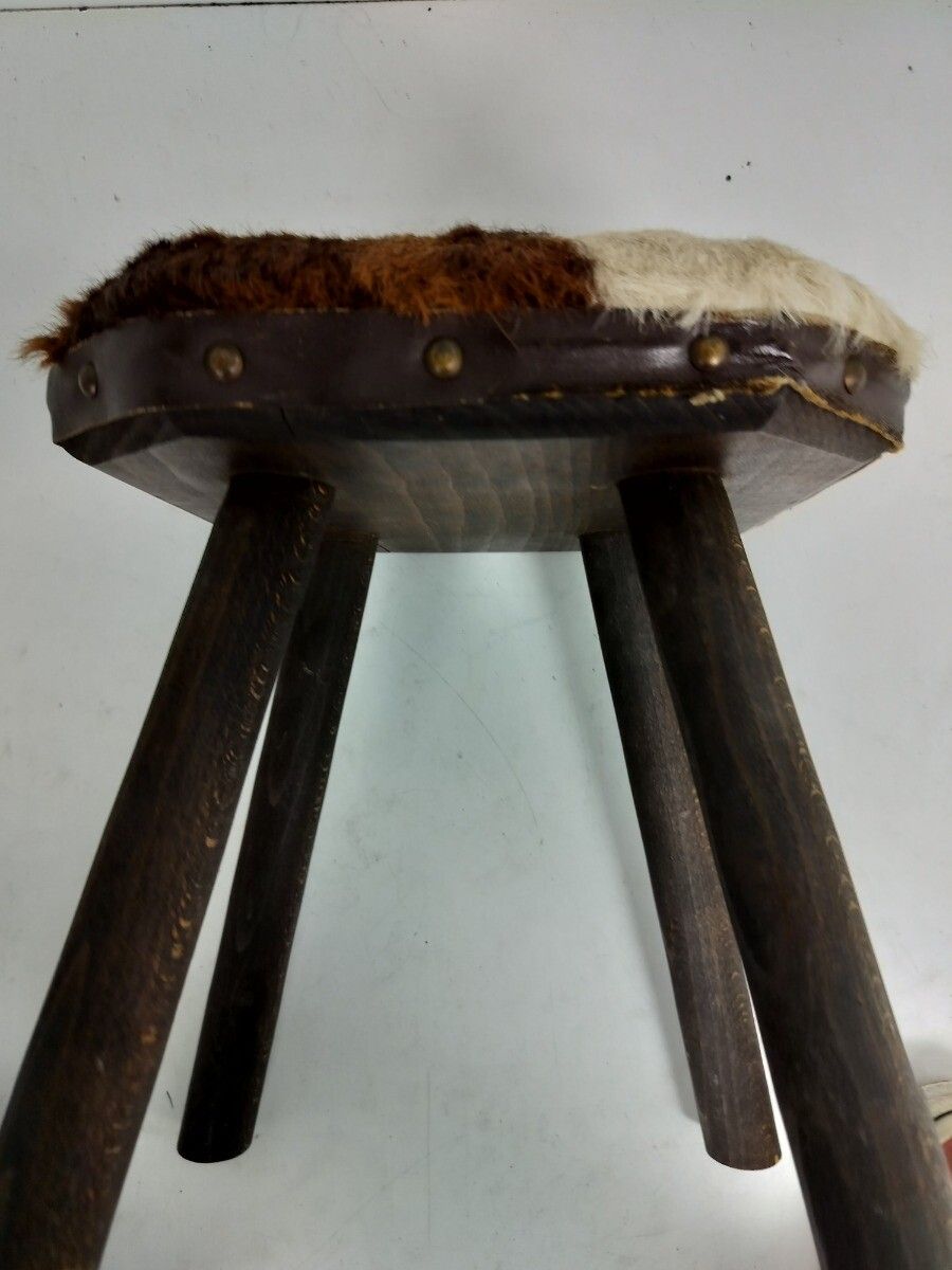 Milk Milking Stool Farmhouse Country Barn Style  Tripod Side Display Table Pedes photo vinterior