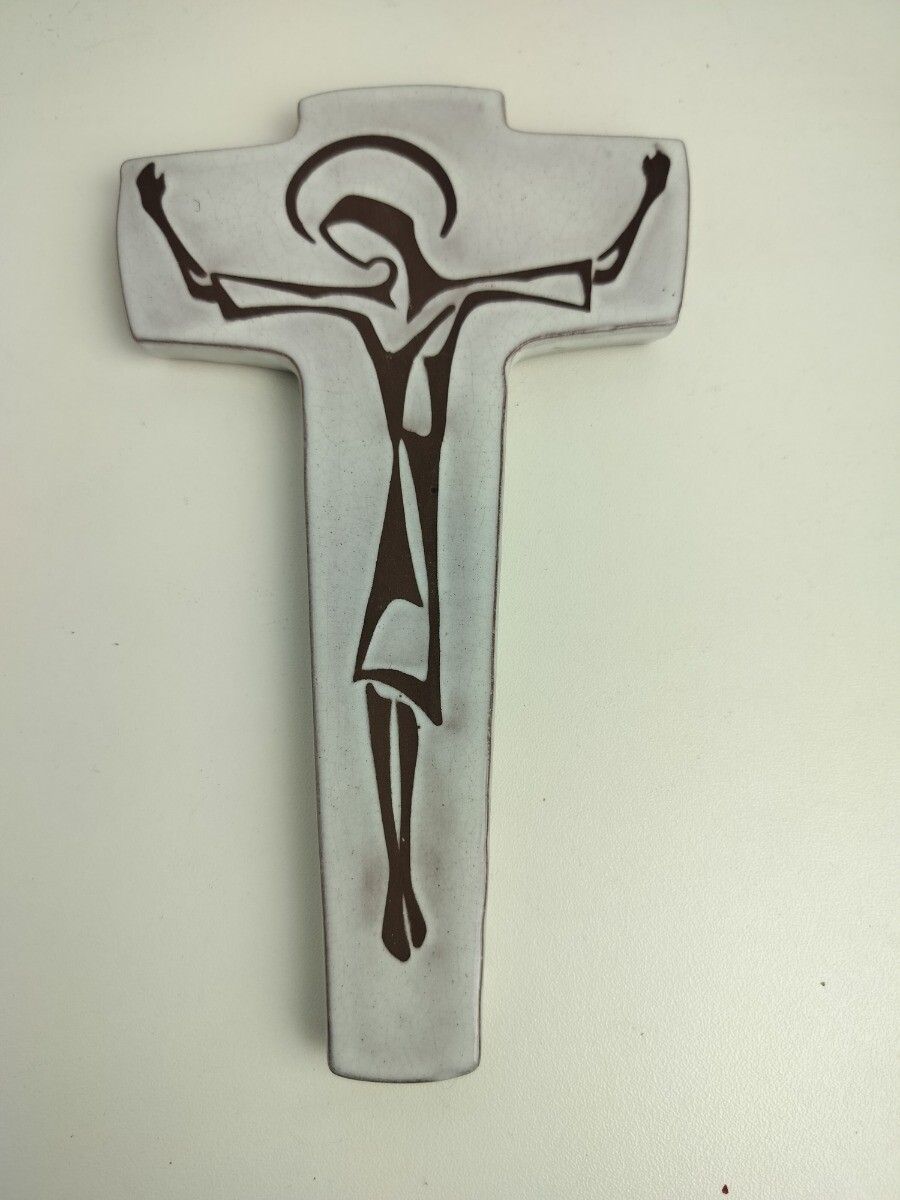 Vintage Ceramic Hanging Small Crucifix Marked Bree  Jesus Christ Christianity photo furniture