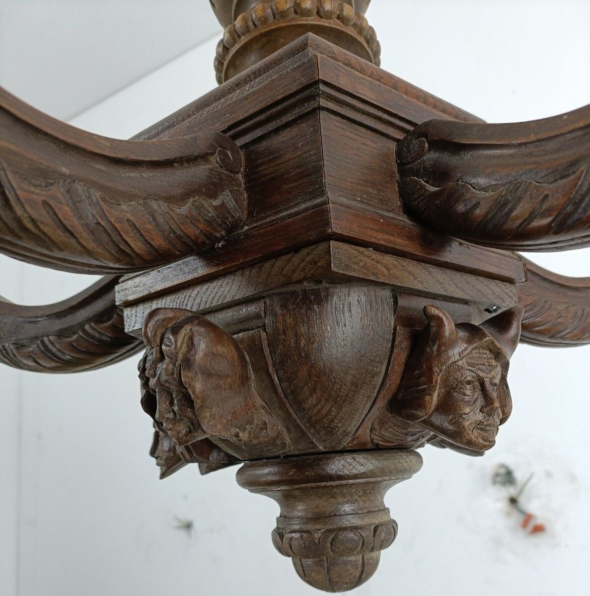 Gorgeous Hand Carved Wooden Breton Chandelier Faces Sculptures 5 Arm Lights Vint photo vintage