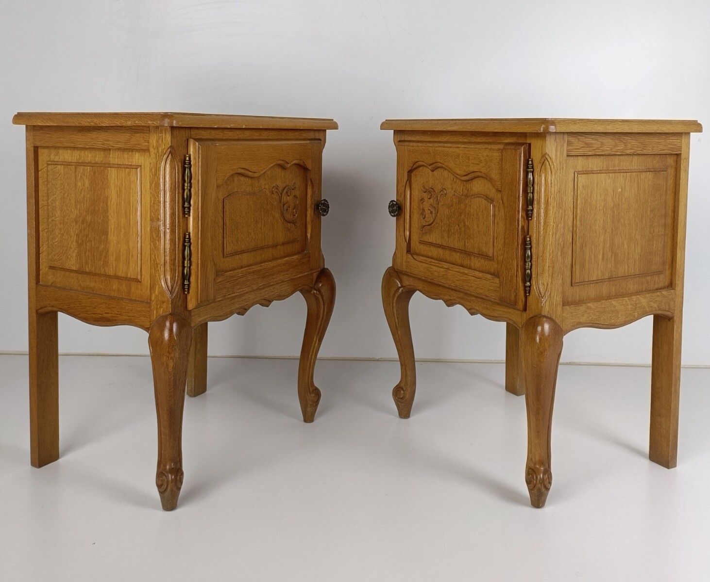 Pair Of Nightstands End Tables Cabinets Louis XV Style Bedroom Cabinets Wood Far photo 687.0