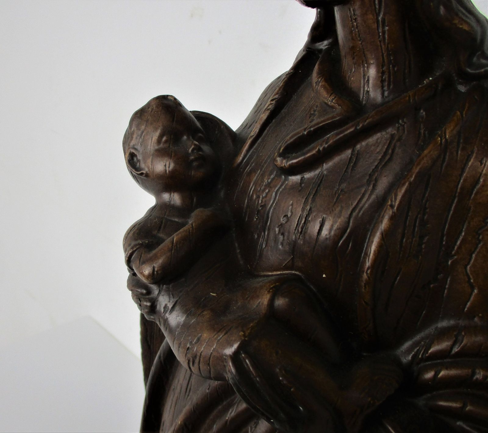 L Art Deco Virgin Mary Madonna Infant Child Plaster Statue Tenderness Lovely Chu photo Art