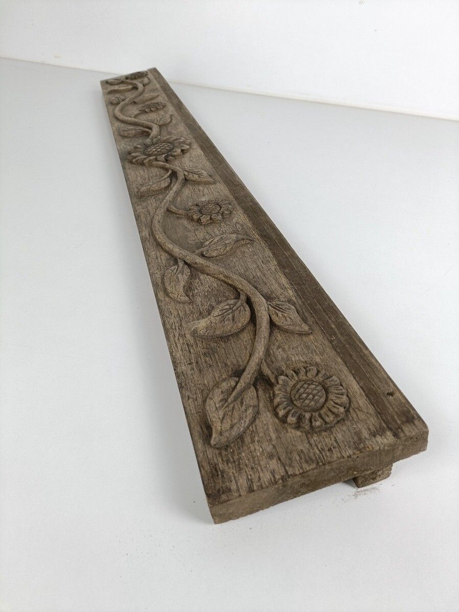 photo furniture Antique Hand Carved Wooden Pediment Corbel Architectural Slat Sunflowers Beautif