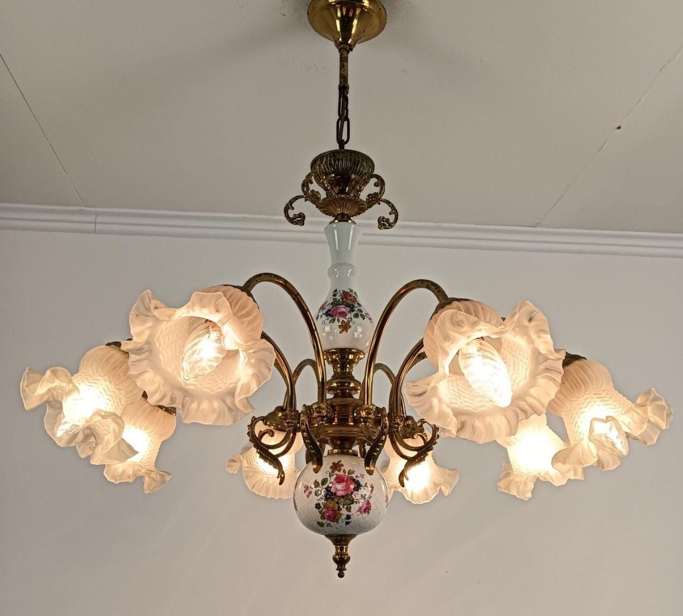 Chandelier Italian Italy Porcelain Tulip Shades Glass Brass 8 Lights Vintage Rom photo vinterior