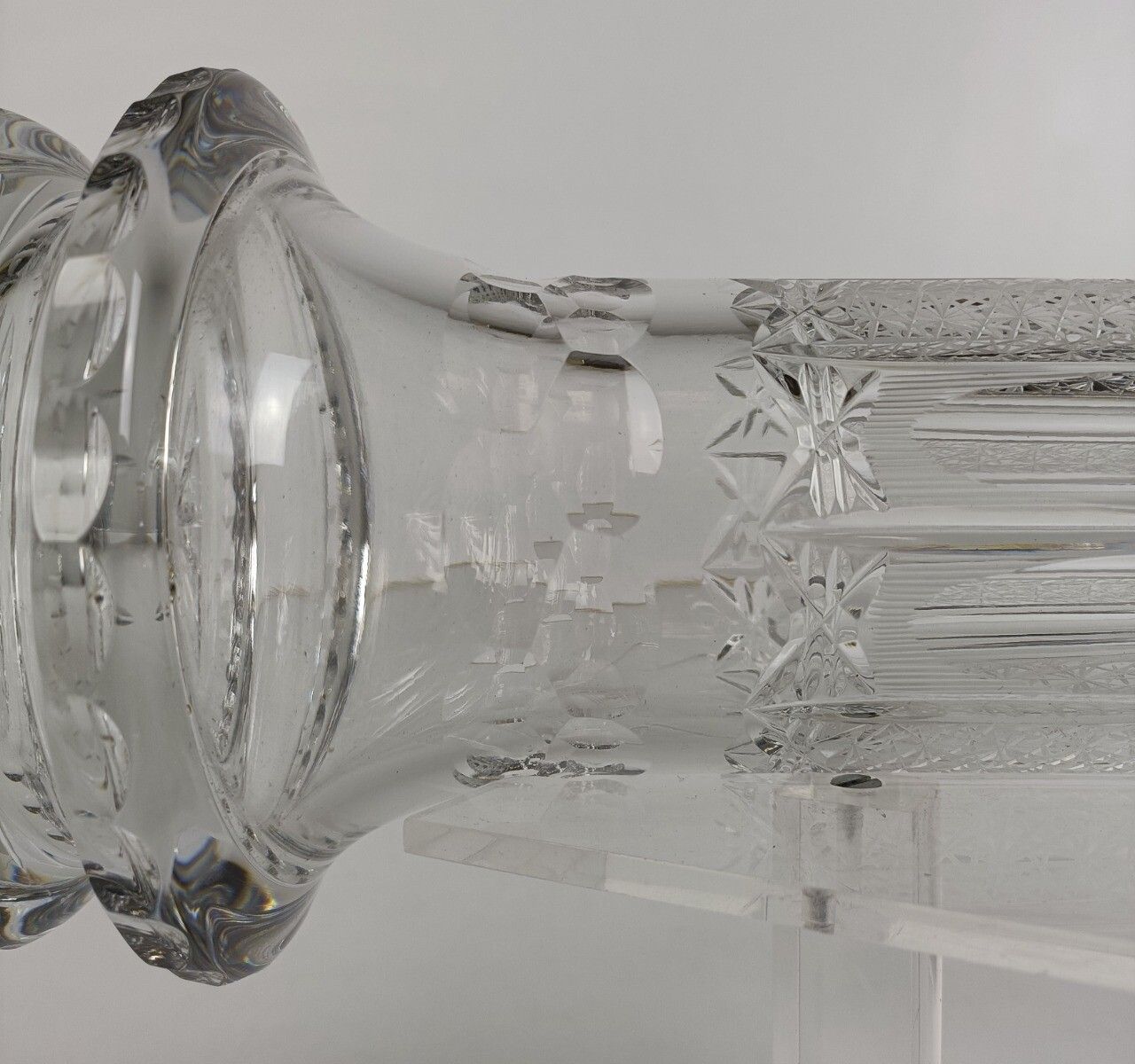photo furniture Stunningly Beautiful Vase Crystal Bohemian Vintage Stylish Cut To Clear