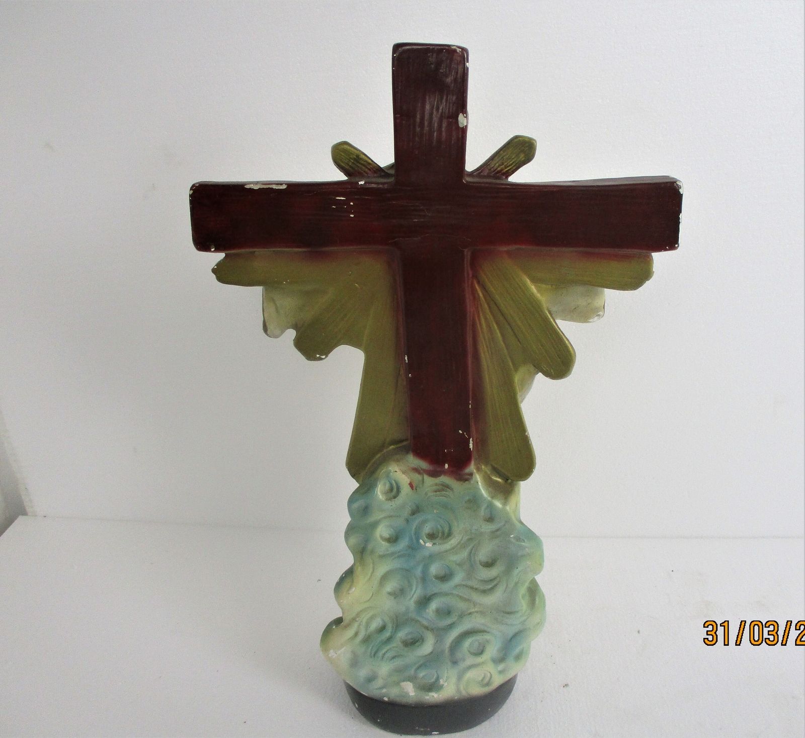 photo furniture Statue Jesus Christ Savior Sacred Heart Plaster Polychrome Jesus Hanging On The