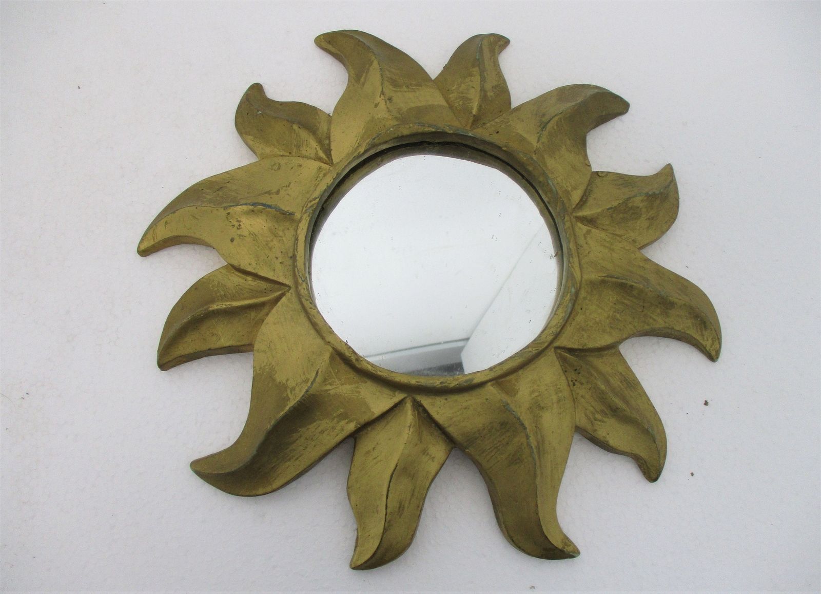 Small Sunburst Starburst Wall Glass Mirror Mid Century Modernist Resin Pop Art photo furniture