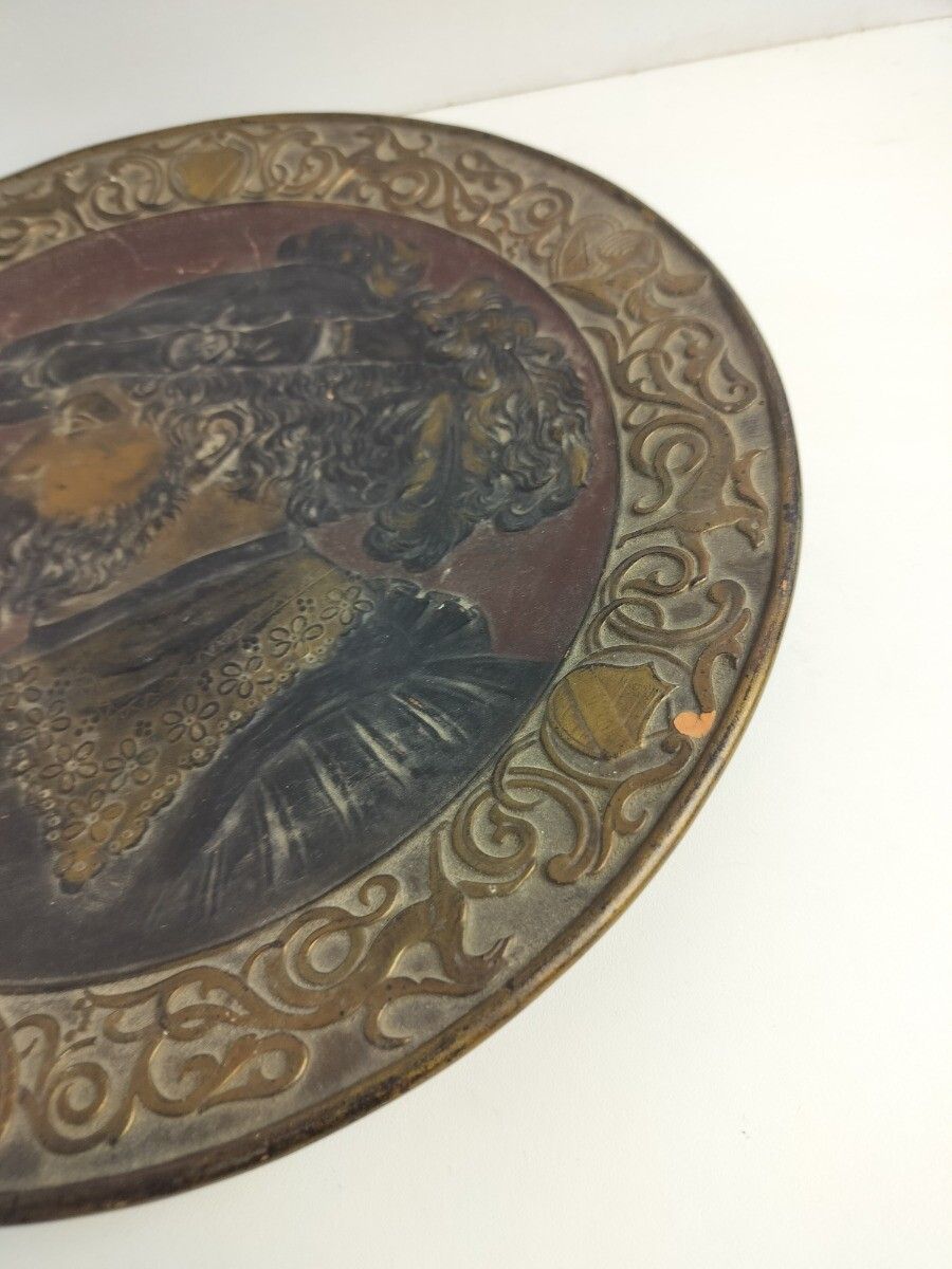 Charles V, Holy Roman Emperor Terra Cotta Round Charger Plate Wall Hanging Vinta photo for sale