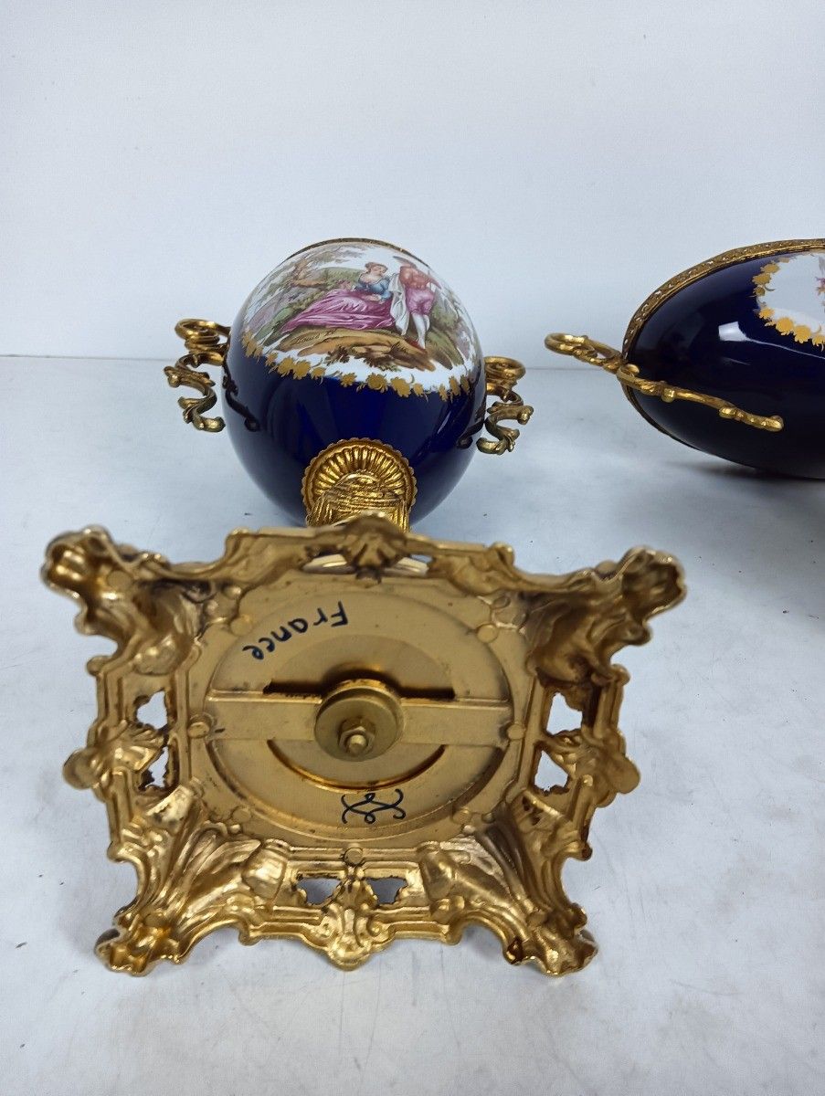 photo furniture Set Of 3 Garniture Porcelain Brass Mantlepiece Vases Urns Marked Sèvres France