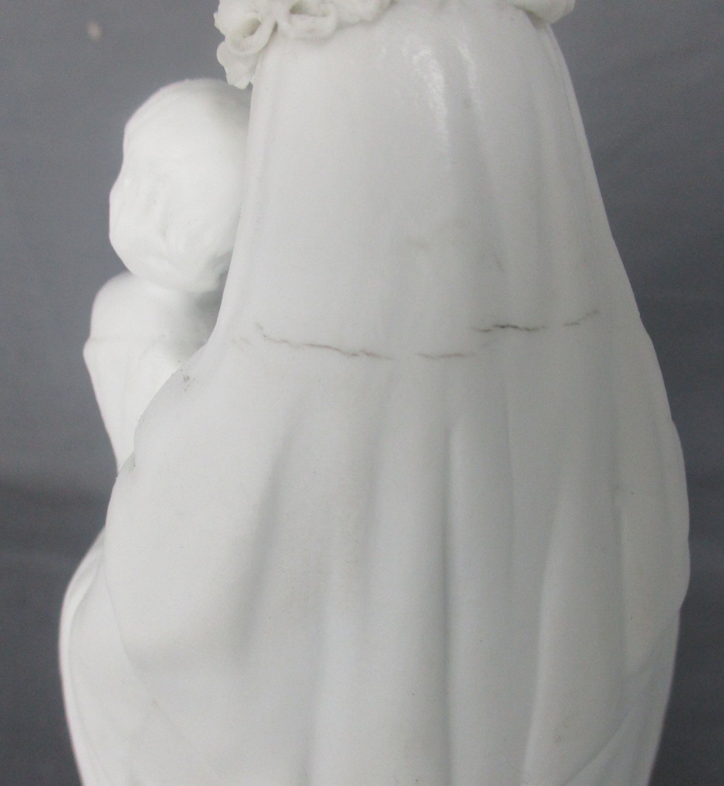 photo furniture Antique Bisque Porcelain Statue Figurine Virgin Mary Madonna With Infant Jesus F