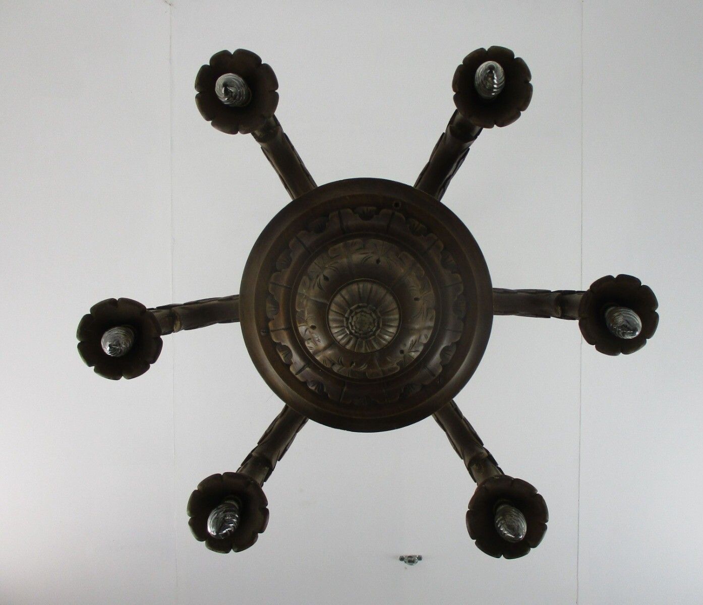 photo furniture Hand Carved Wooden Spider Chandelier Ornate 6 Arm Lights Barn Country Farmhouse