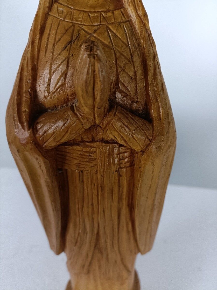 Sculpture Statue Hand Carved Wood Madonna Virgin Mary Folded Hands Vintage Signe photo vinterior