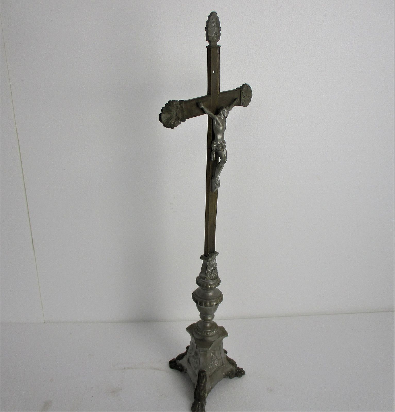 Large Mid Century Vintage Standing Crucifix Jesus Christ Cross Ornate Rare Altar photo vinterior