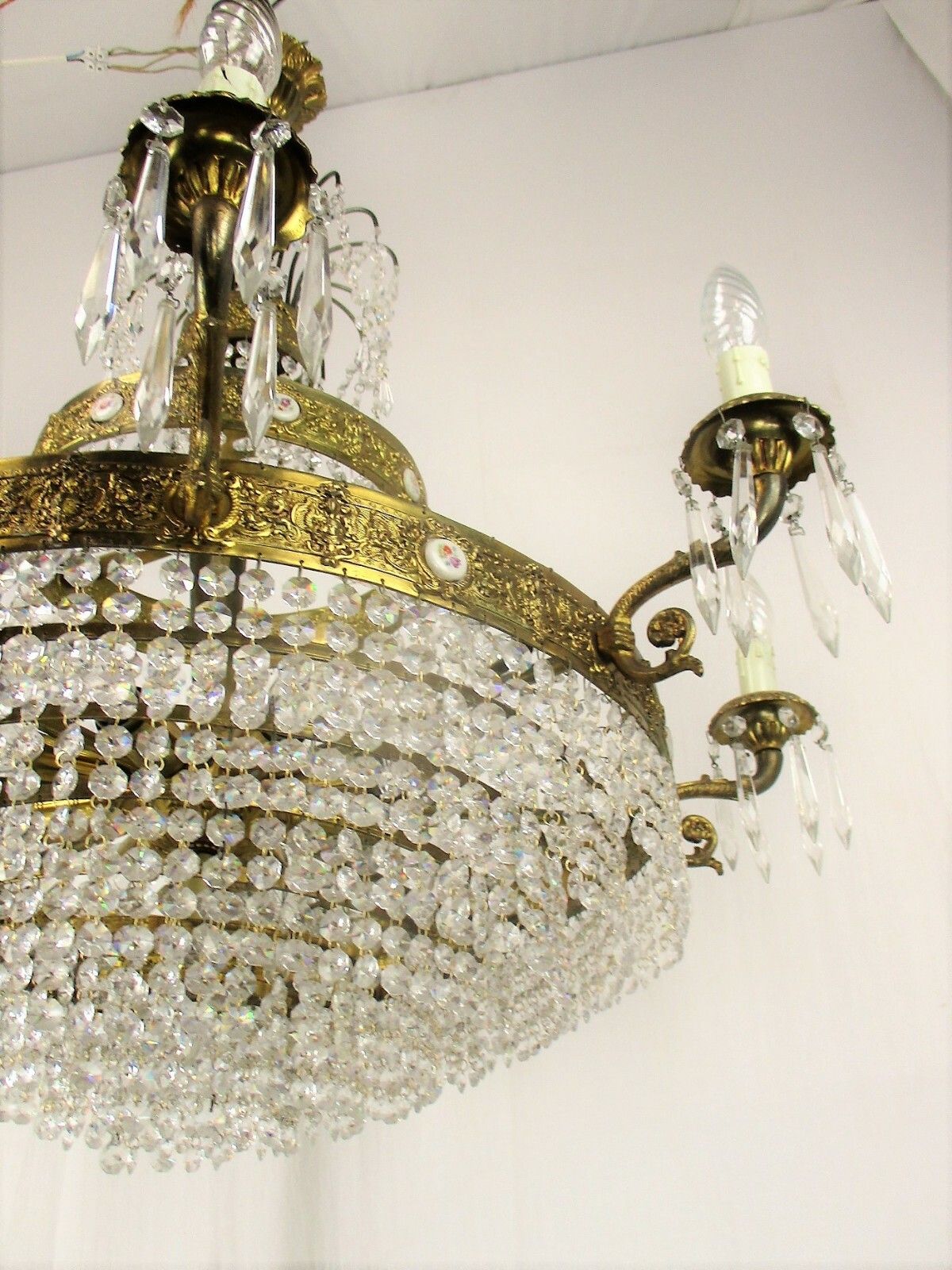 photo furniture Huge Ballroom Wedding Chandelier Beaded Basket Crystal Prisms 17 Lights Limoges