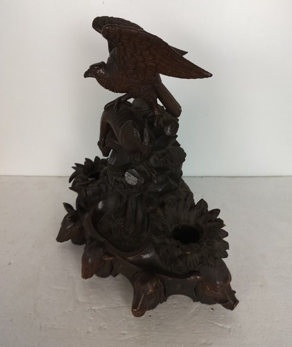photo vinterior Antique Large Rare Black Forest Wood Carving Inkwell Eagle Forest Animals Stunni