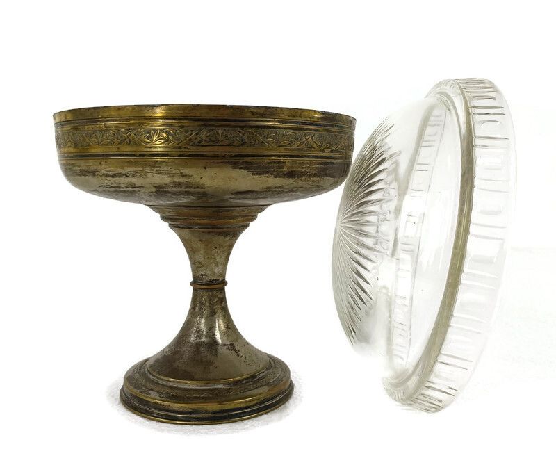 Vintage  Silver Plated Faux Brass Communion Dish Bowl Centerpiece Ciborium Tray