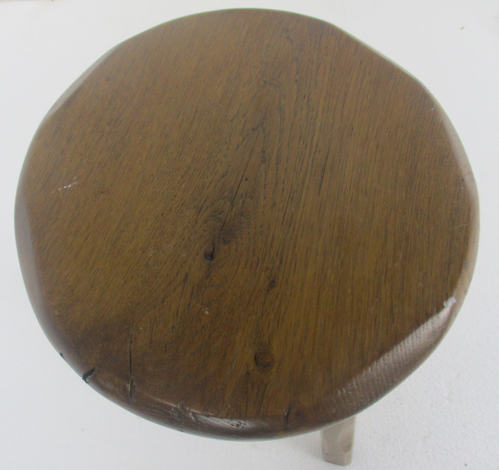 Antique  Hand Carved Wood Tripod Milking Stool Pedestal Table Pedestal Barn Styl photo vinterior
