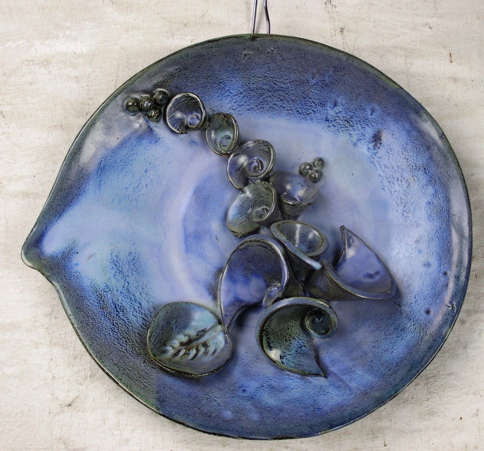 Ceramic Charger Plate Wall Hanging 3d Blue Marked Ballas Leafs Flowers Beautiful photo 67.0