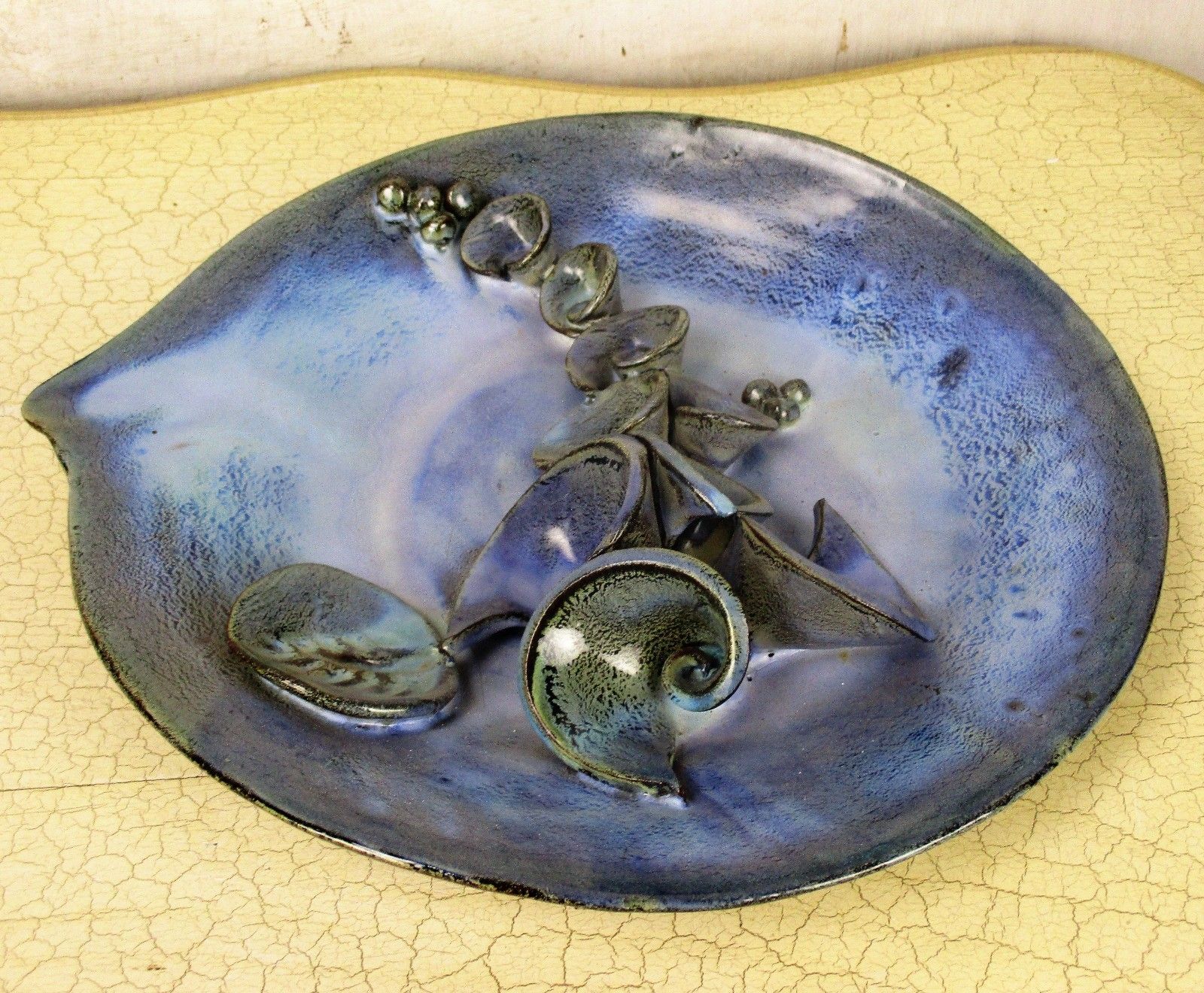 Ceramic Charger Plate Wall Hanging 3d Blue Marked Ballas Leafs Flowers Beautiful photo vinterior