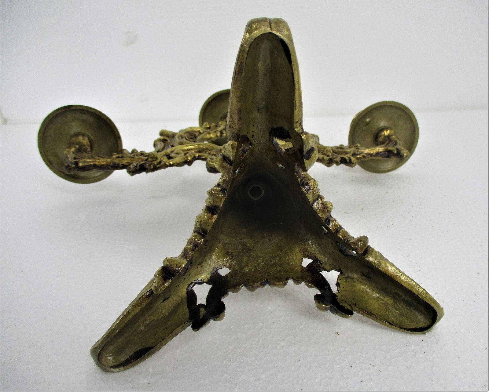 Gorgeous Brass Ornate Embossed Candle Holder Stick Candelabra 3 Arm  Lovely Vint photo vinterior