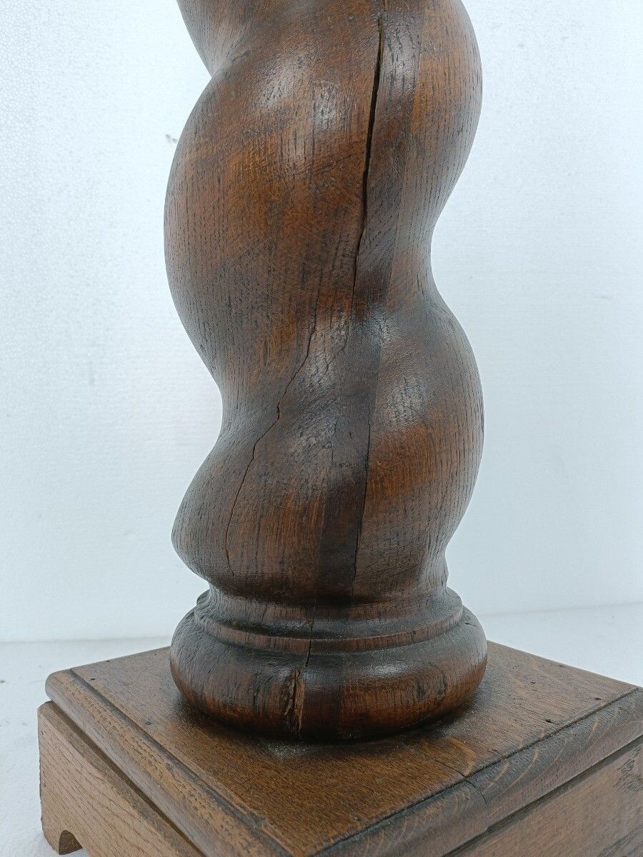 photo furniture Exquisite Barley Twist  Wooden Pillar Pedestal Display Side Occasional  Table Bo