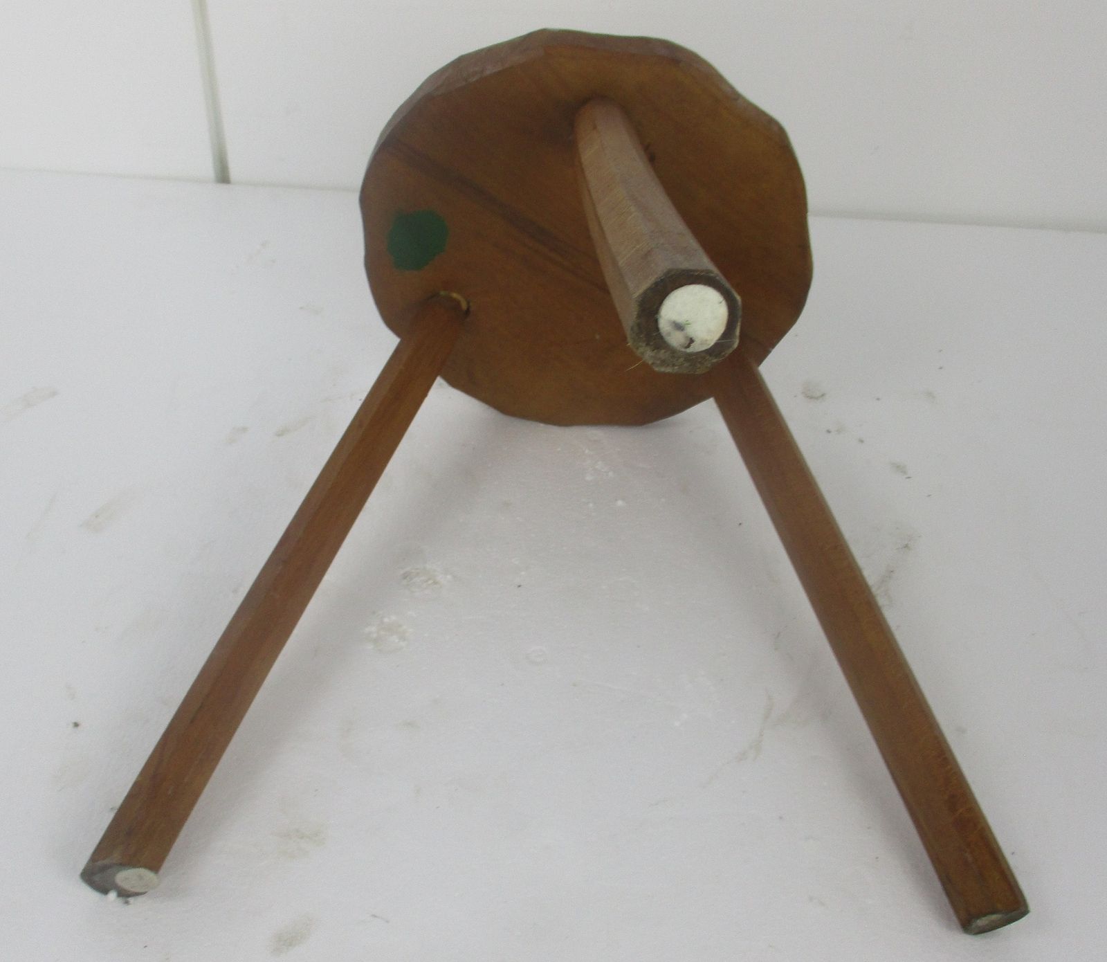 Hand Carved Wood Tripod Milking Stool Pedestal Table Pedestal Barn Style Funky photo vinterior