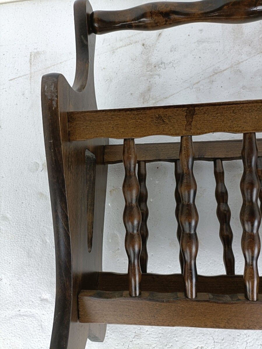 photo furniture Vintage Wooden Magazine Newspaper Rack Holder Barn Country Style Bobbin Banist