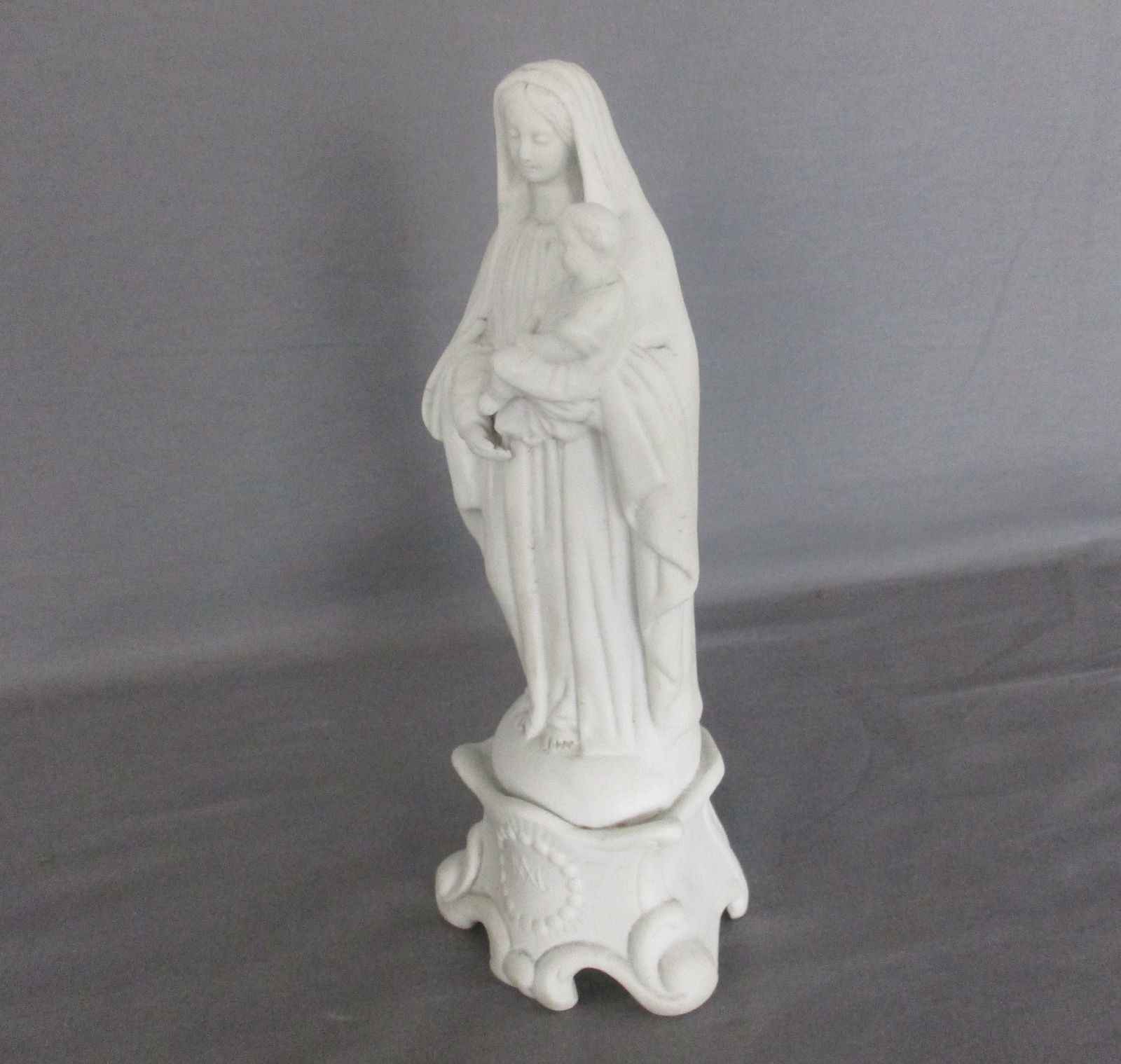 Antique Bisque Porcelain Statue Virgin Our Lady Mary Madonna With Infant Jesus 9 photo 150.0