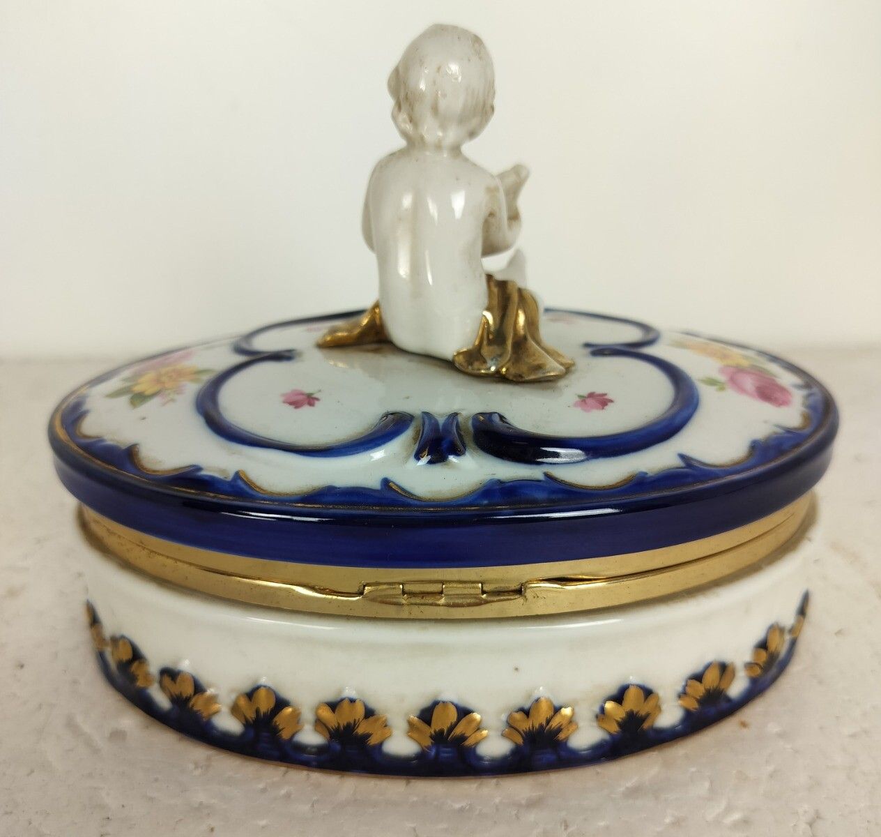 Vintage Capodimonte Italian Trinket Jewelry Box Porcelain Putti Playing Harp, Lo photo 81.0