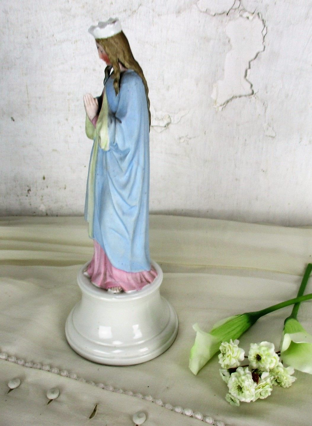 Antique Porcelain Bisque Statue Virgin Mary Our Lady Folded Hands Praying Htf photo 145.0