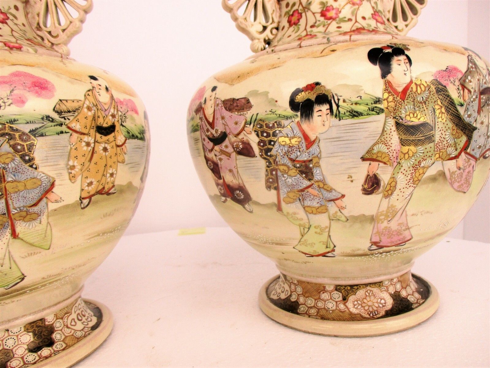 photo furniture Pair Antique Japanese Satsuma Meiji Porcelain Vases Vase