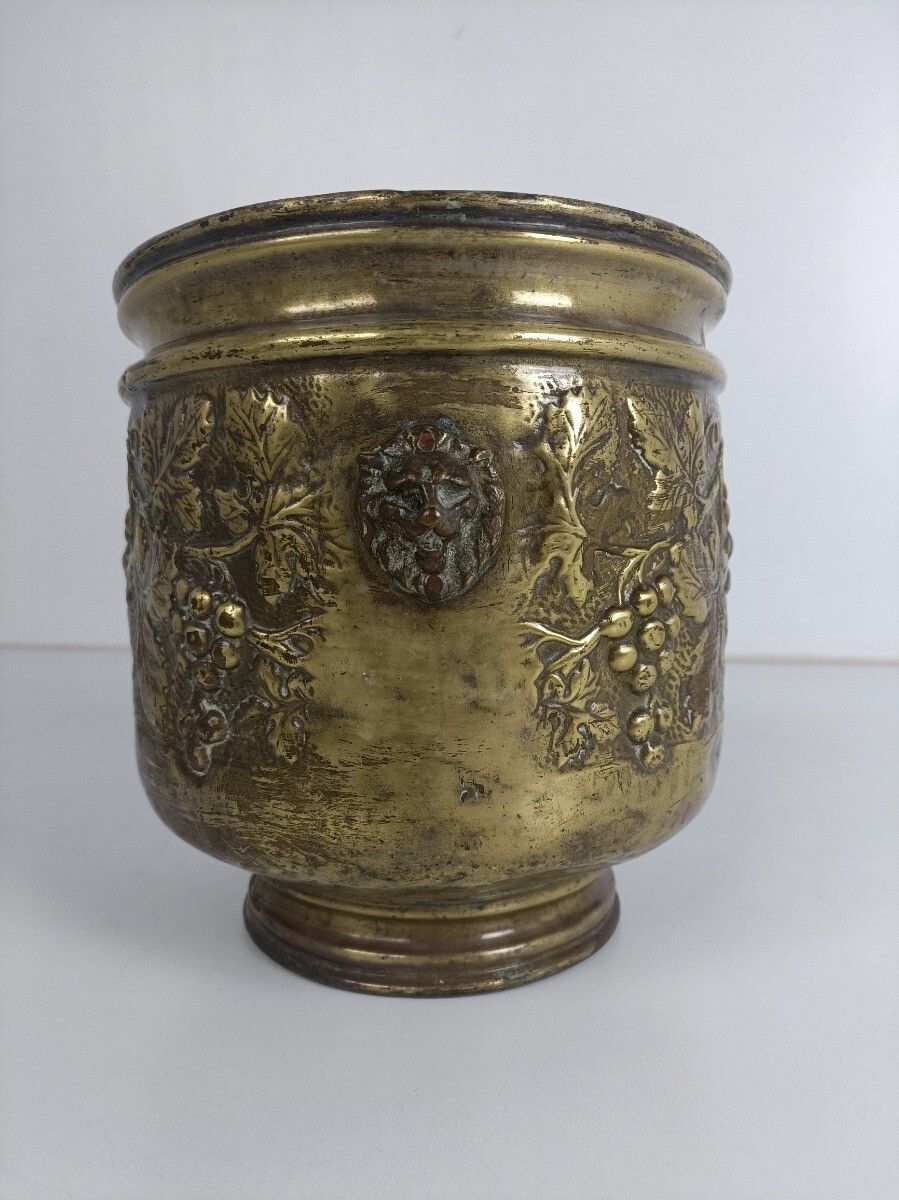 Ornate Brass Planter Flower Pot Jardiniere Embossed Antique Grapes Cachepot photo Home Decor