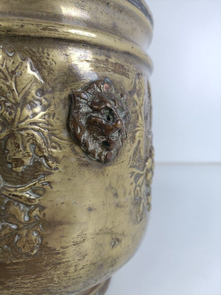 Ornate Brass Planter Flower Pot Jardiniere Embossed Antique Grapes Cachepot photo 121.0