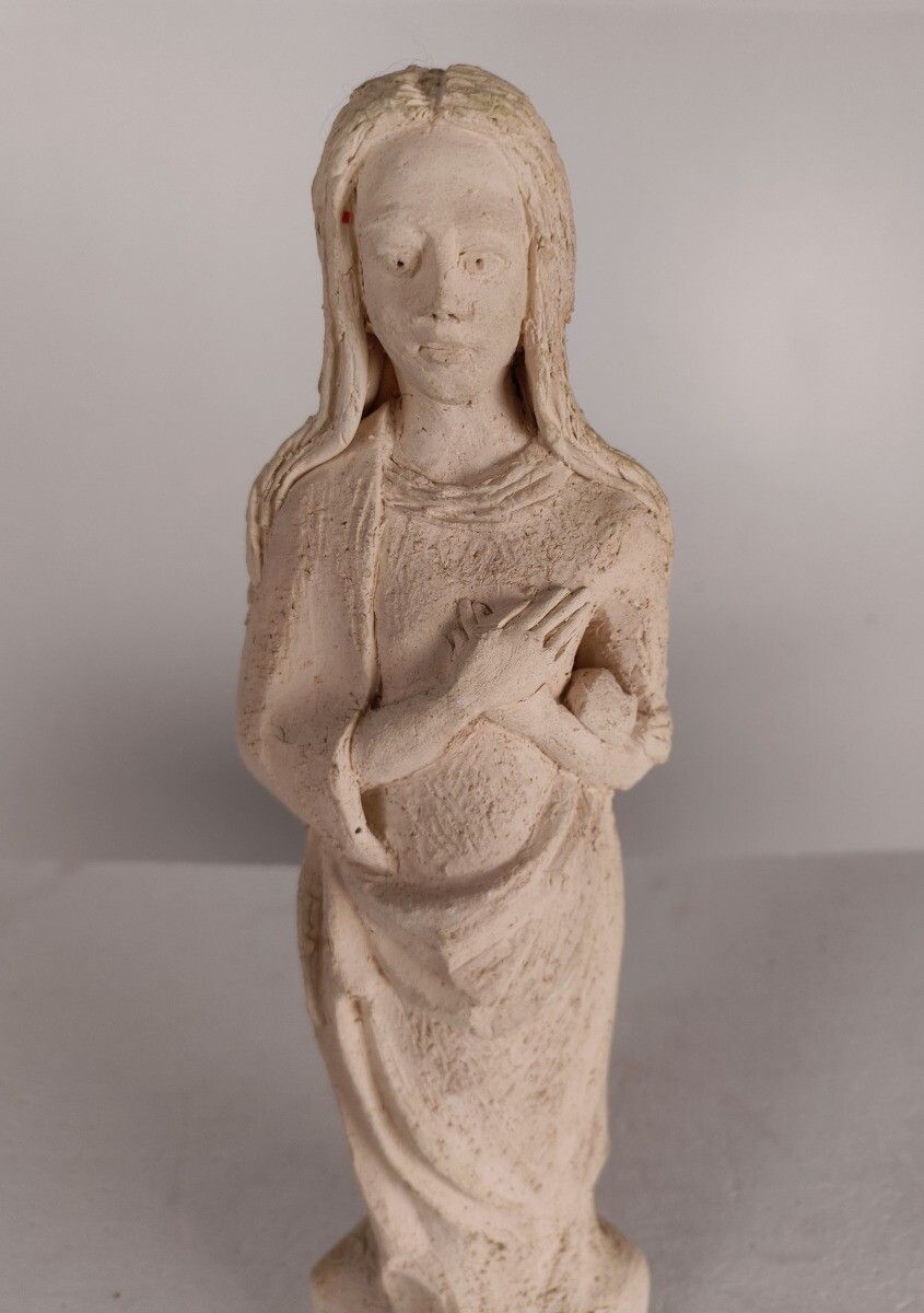 Lovely Sculpture, Virgin Mary, Lady, Folded Hands, Signed, Mlh, Female, Plaster, photo furniture