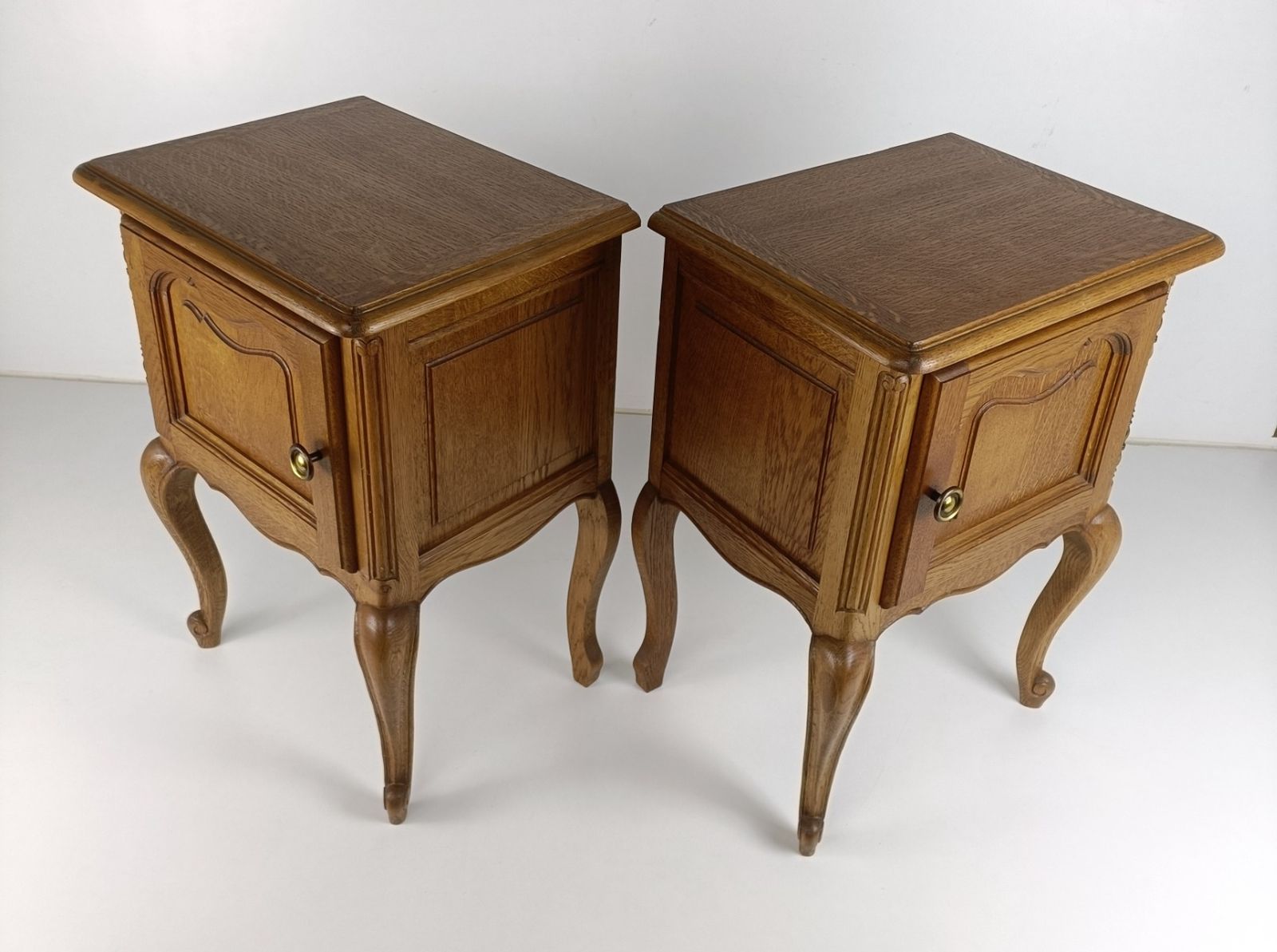 Couple French Louis XV/XVI Style Wooden Nightstands End Tables  Vintage  Moderni photo vintage