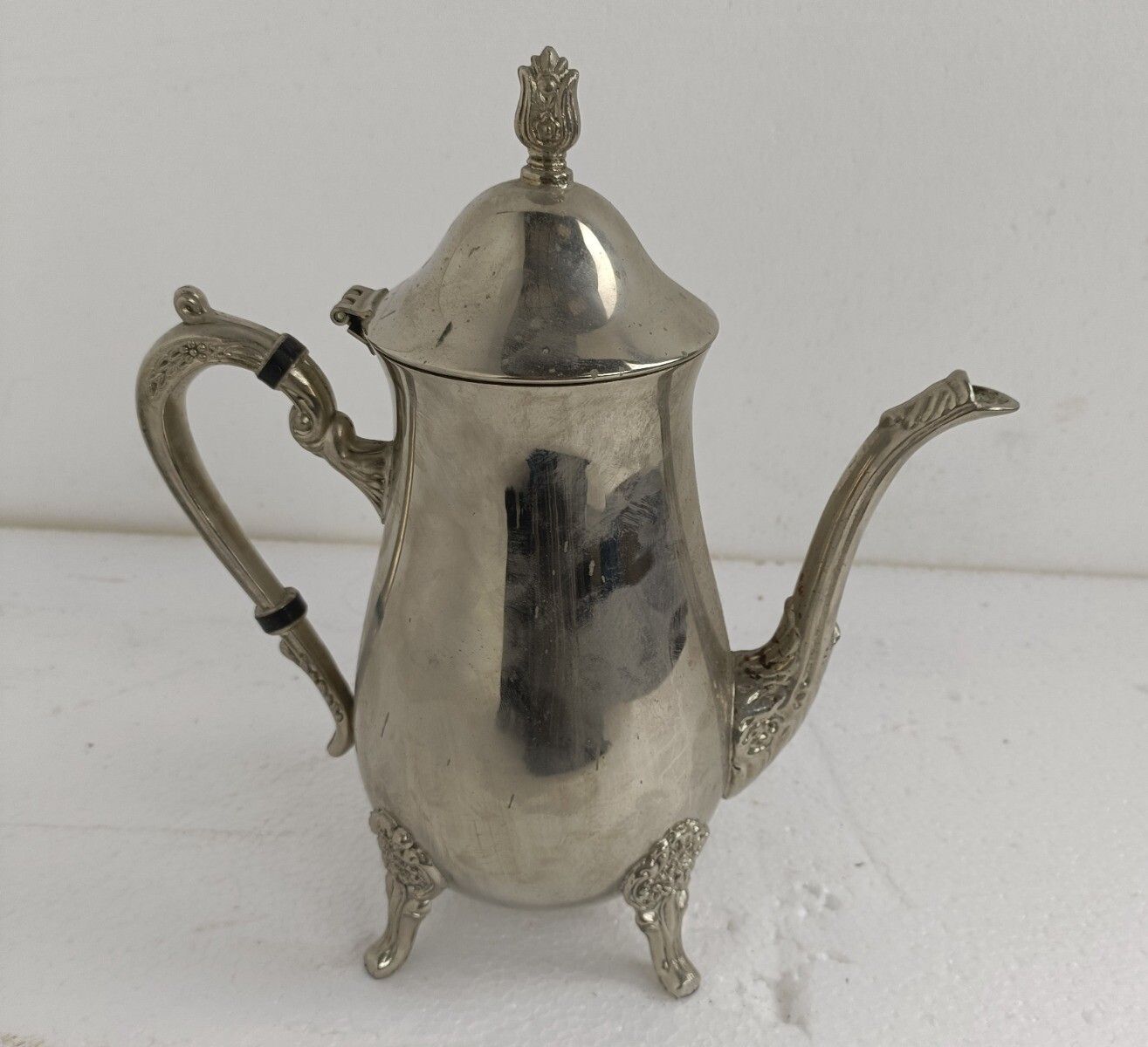photo furniture Silver Plated  Victorian English Coffee Tea Pot Decorative