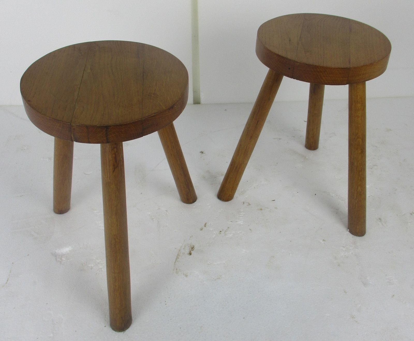 Vintage Hand Carved Wood Tripod Milking Stool Pedestal Table Pedestal Barn Style photo buy