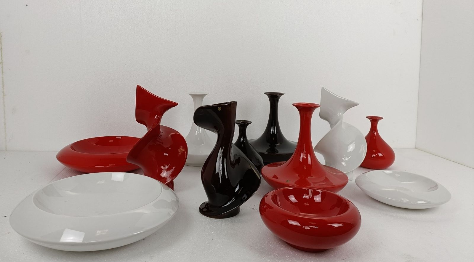 photo for sale Pino Spagnolo Design For Sicart Post Modern Vase  Italy Space Age Modernist Brow