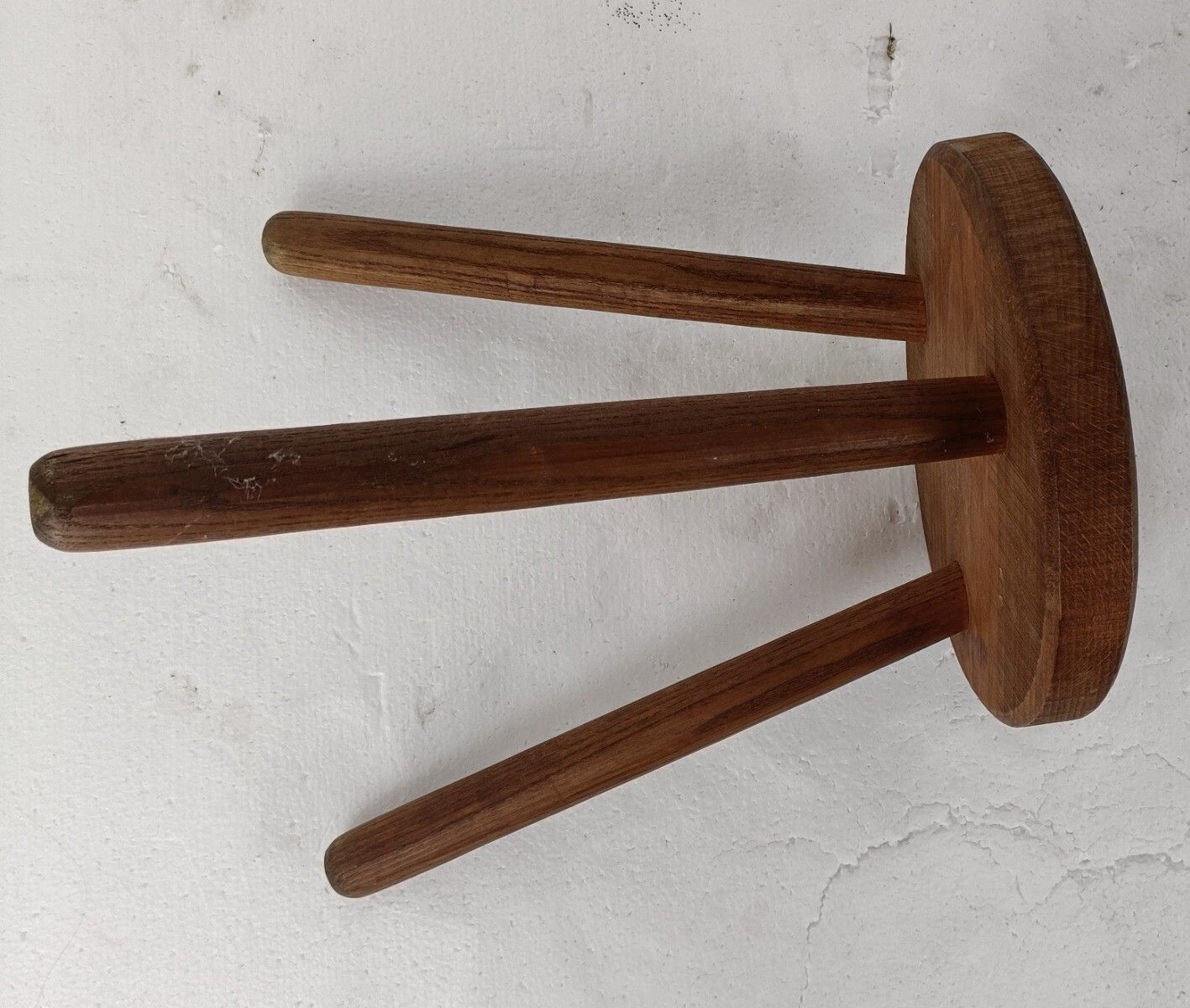 Vintage Hand Carved Wood Tripod Milking Stool Pedestal Table Pedestal Barn Count photo buy