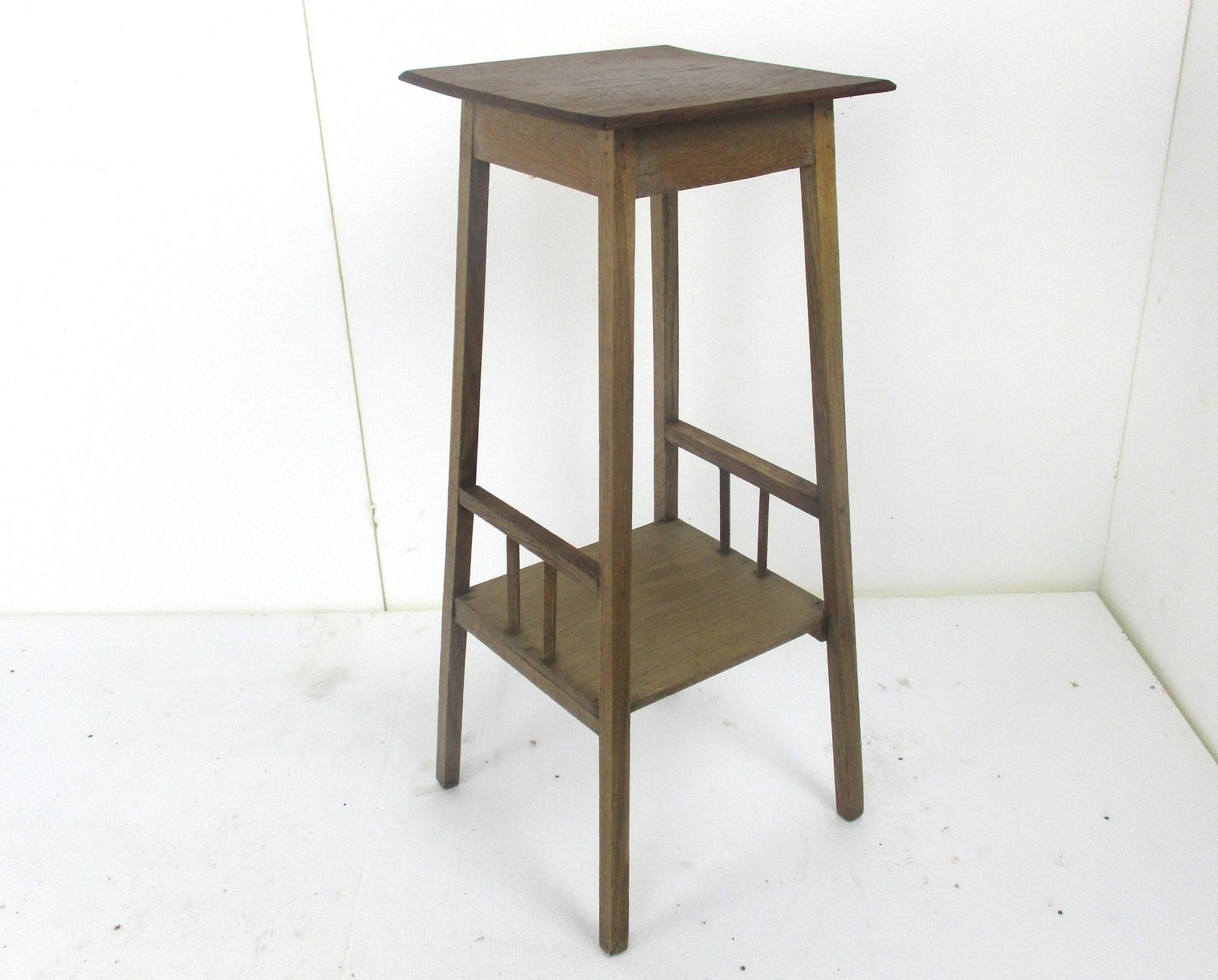 Hand Carved Wood Side Wine Table Pedestal Plant Stand Barn Country Style Art Dec photo Furniture