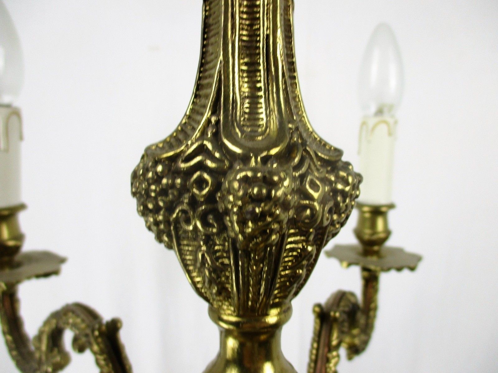 French Hollywood Regency Embossed Brass Chandelier Ornate 6 Lights Grapes Lovely photo vinterior