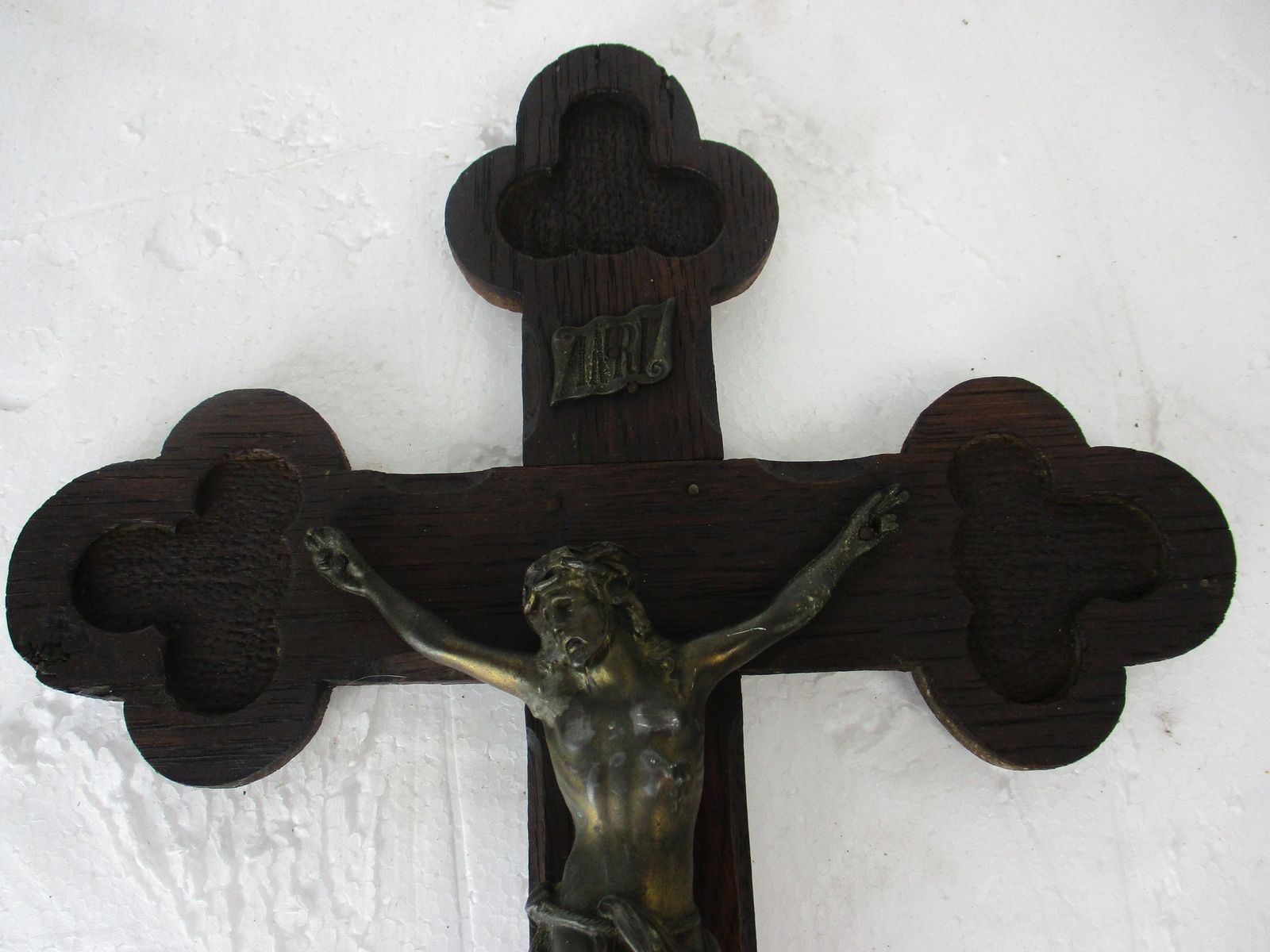 Hand Carved Wood Hanging Ornate Crucifix Jesus Christ Christianity  Faux Brass photo furniture