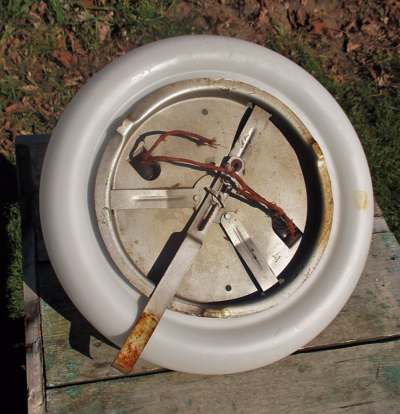 Vintage Large Ufo Flying Saucer Shade Fixture Lamp White Glass Stunning photo Lighting