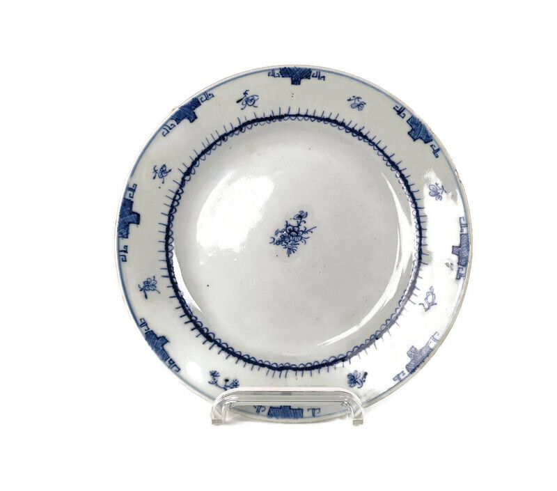 Antique Chinese Charger Plate Decorative 19th Century Blue White Antique