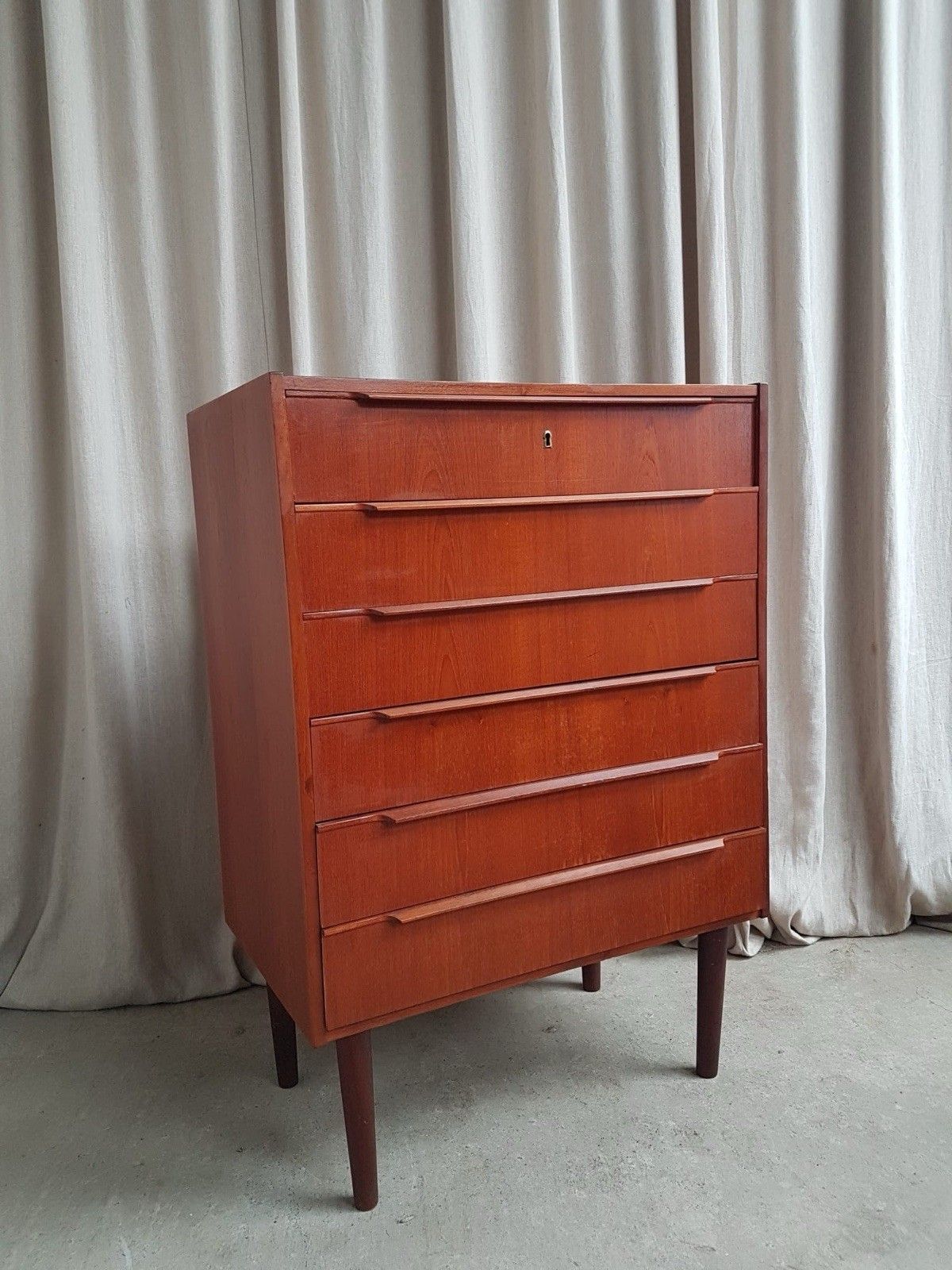 photo furniture Vtg Mid Century Danish Teak Chest Of Drawers Tallboy Retro Scandi R908