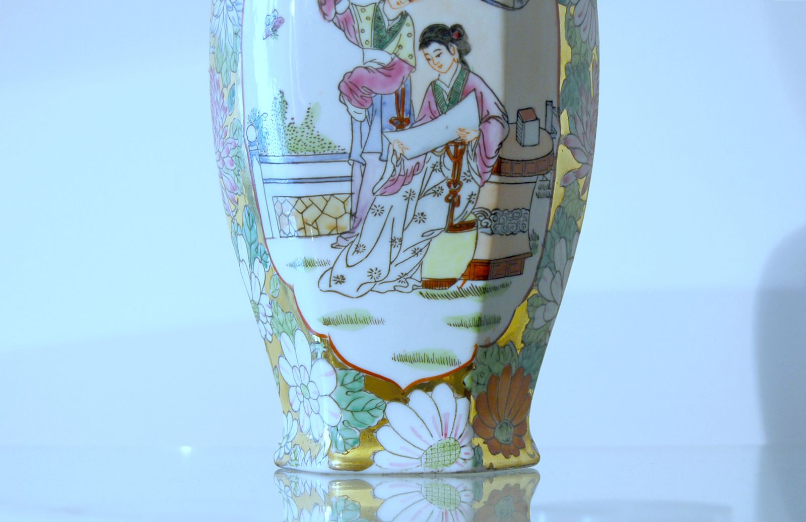Porcelain Potiche   Ginger Jar   Qing Dynasty 20th Century photo for sale
